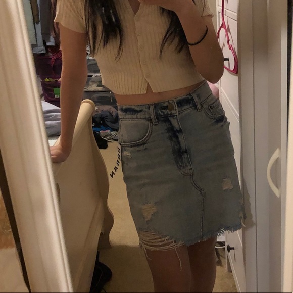 NWT UO BDG Light Blue Destructed Denim Mini Skirt - Picture 8 of 8